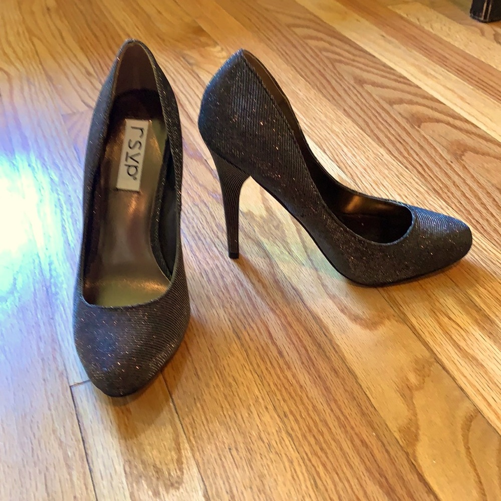 Brand new size 7 high heels. Sparkly brownish red color. 3&1/2 inch heel.